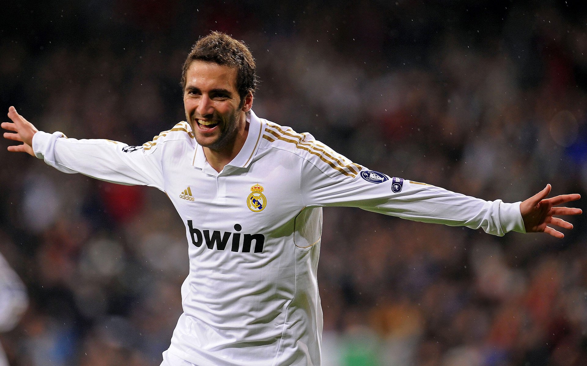 乐鱼体育平台-中超联赛赛程压缩挑战球队体能极限，中超比赛规则改革